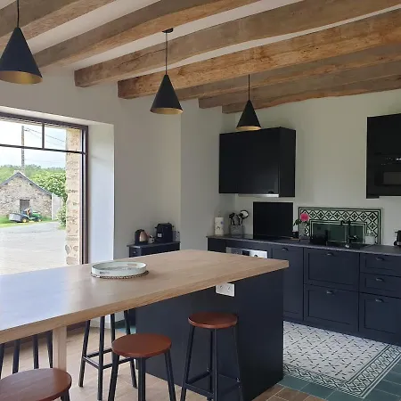 Mitoyen Au Calme 度假居 *